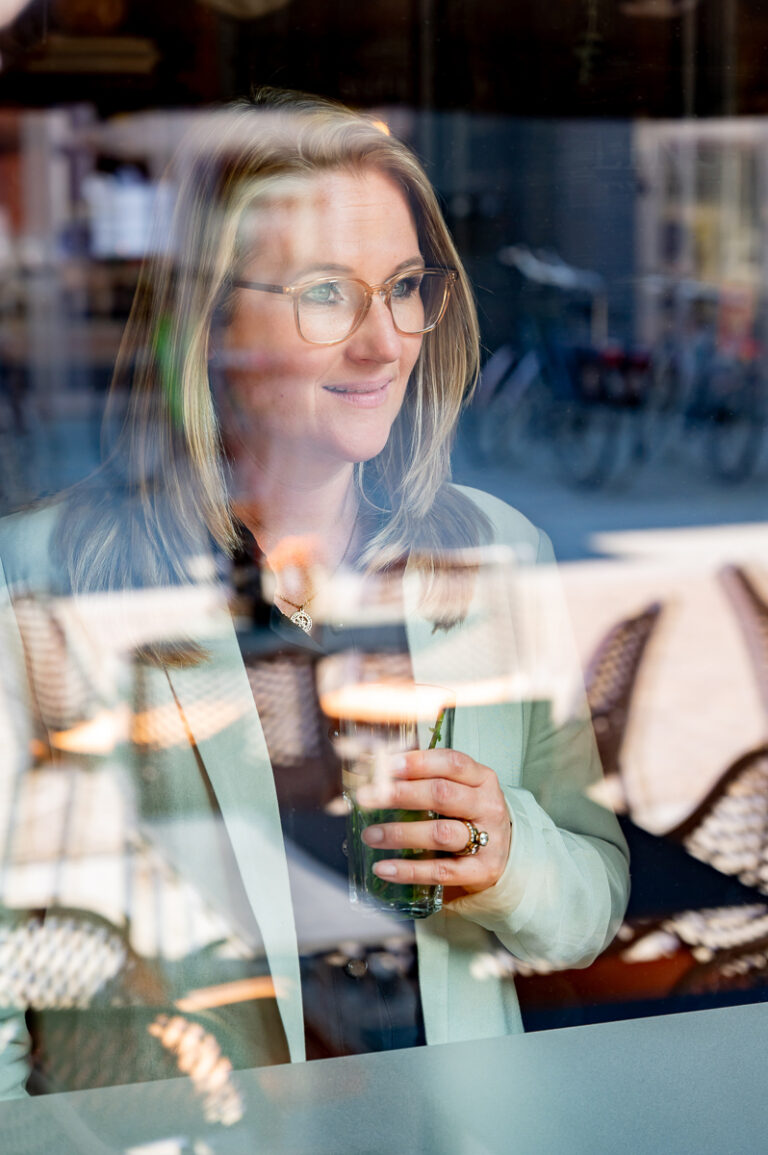 Personal Branding Fotoshoot in Den Bosch voor een vrouwelijke zelfstandige ondernemer